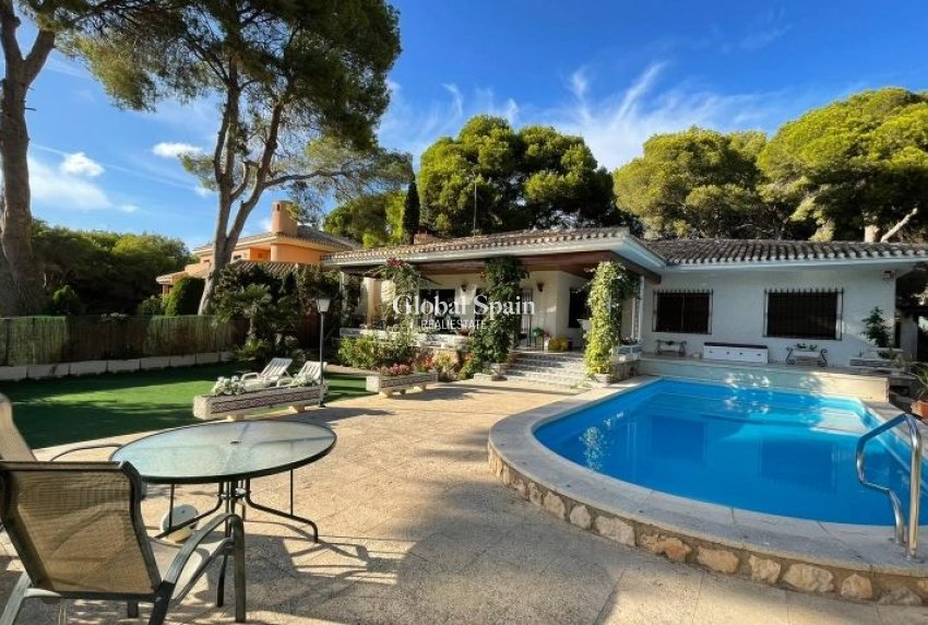 Odsprzedaż - WILLA  -
CAMPOAMOR - Costa Blanca