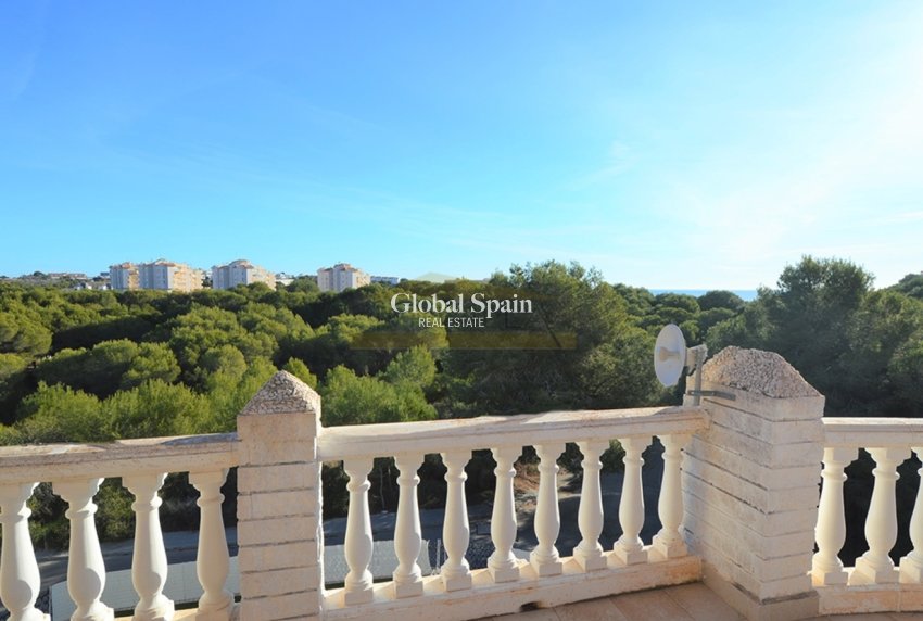Odsprzedaż - WILLA  -
CAMPOAMOR - Costa Blanca