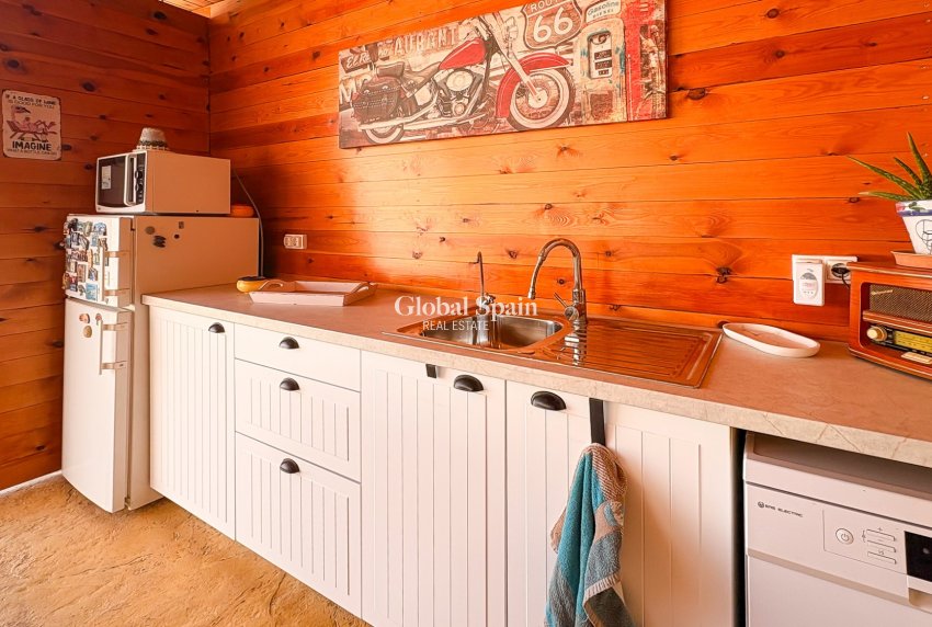 Odsprzedaż - WILLA  -
CATRAL - Catral