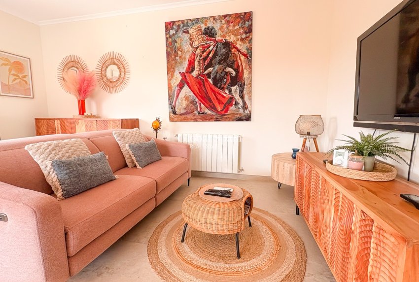 Odsprzedaż - WILLA  -
CATRAL - Catral