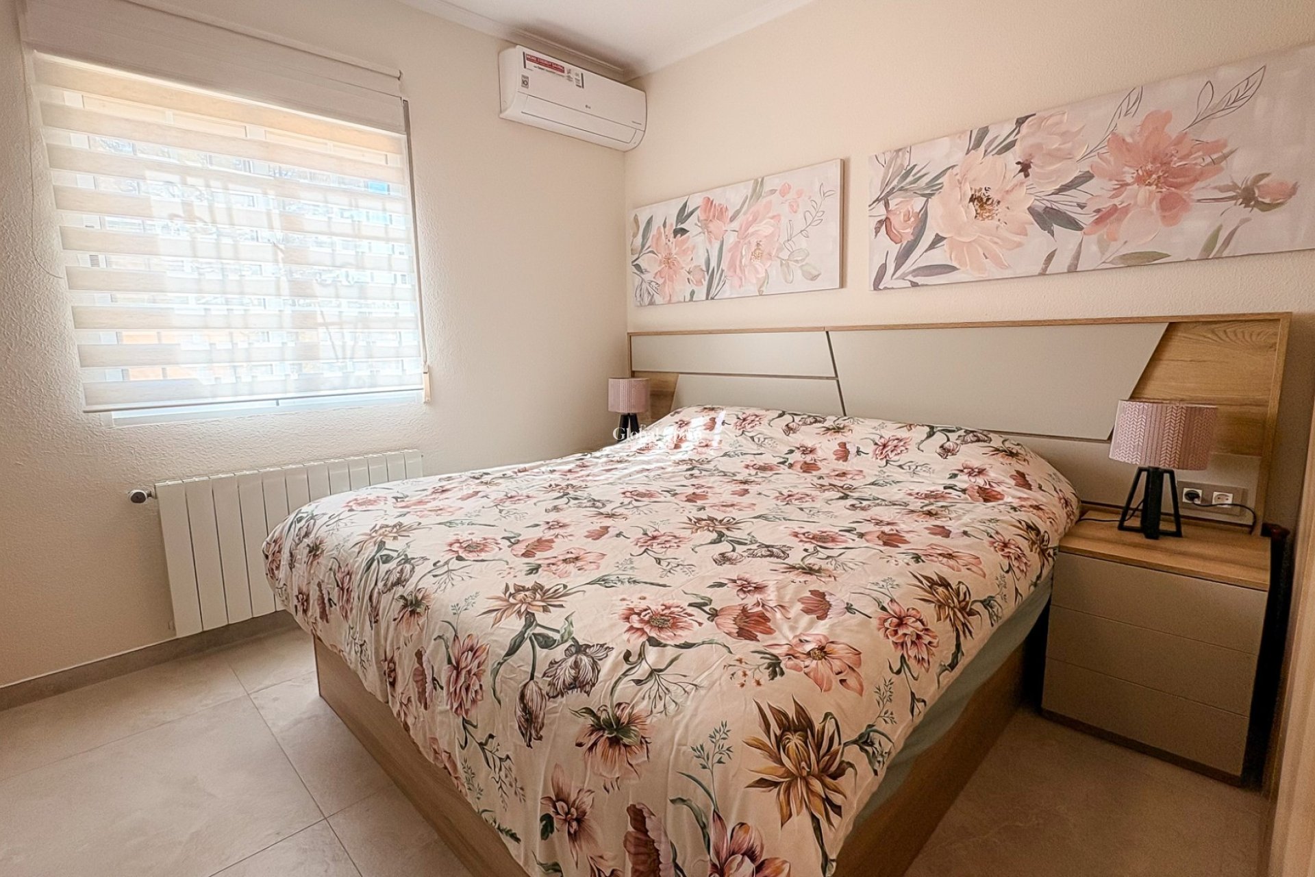 Odsprzedaż - WILLA  -
CATRAL - Catral