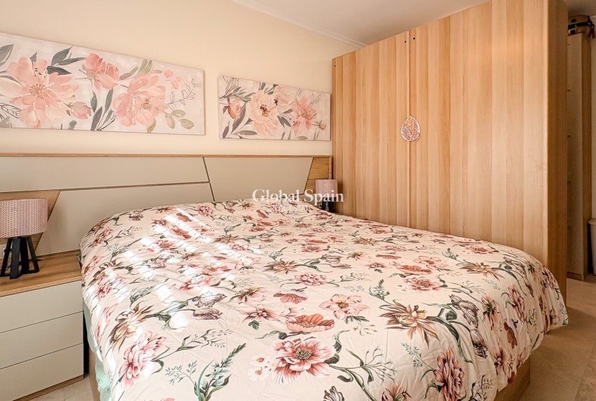 Odsprzedaż - WILLA  -
CATRAL - Catral