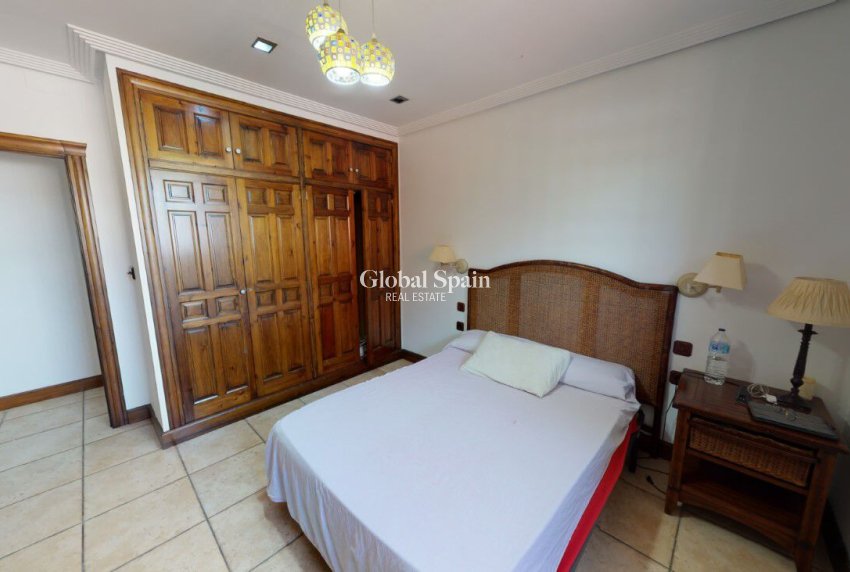 Odsprzedaż - WILLA  -
CATRAL - Costa Blanca