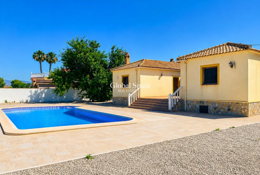 Odsprzedaż - WILLA  -
CATRAL - Costa Blanca
