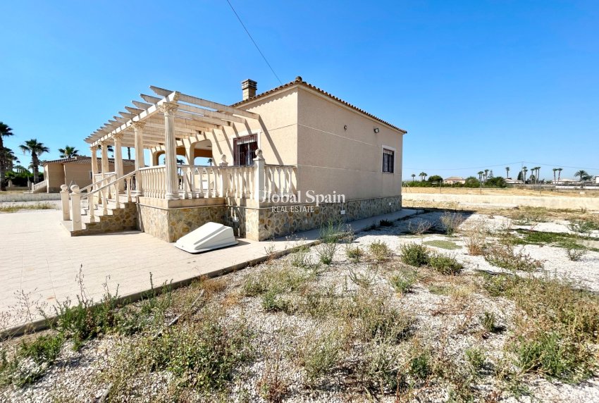 Odsprzedaż - WILLA  -
CATRAL - Costa Blanca
