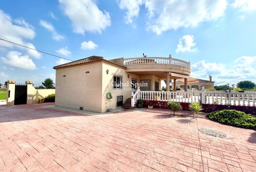 Odsprzedaż - WILLA  -
CATRAL - Costa Blanca