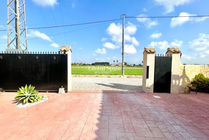 Odsprzedaż - WILLA  -
CATRAL - Costa Blanca
