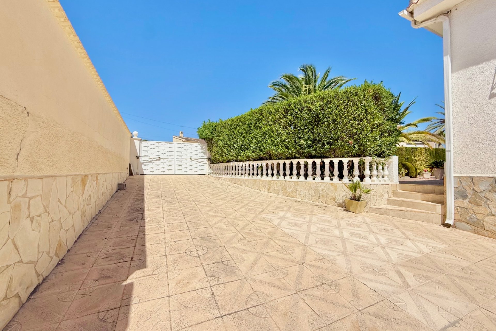 Odsprzedaż - WILLA  -
CIUDAD QUESADA - Centro de la Ciudad Quesada