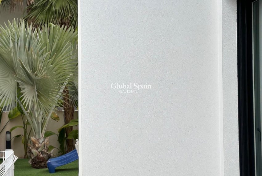 Odsprzedaż - WILLA  -
CIUDAD QUESADA