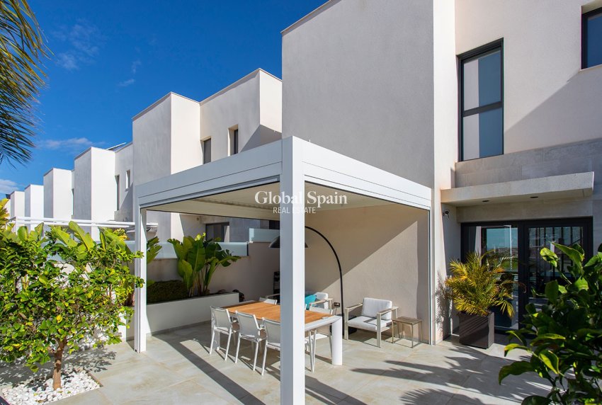 Odsprzedaż - WILLA  -
CIUDAD QUESADA