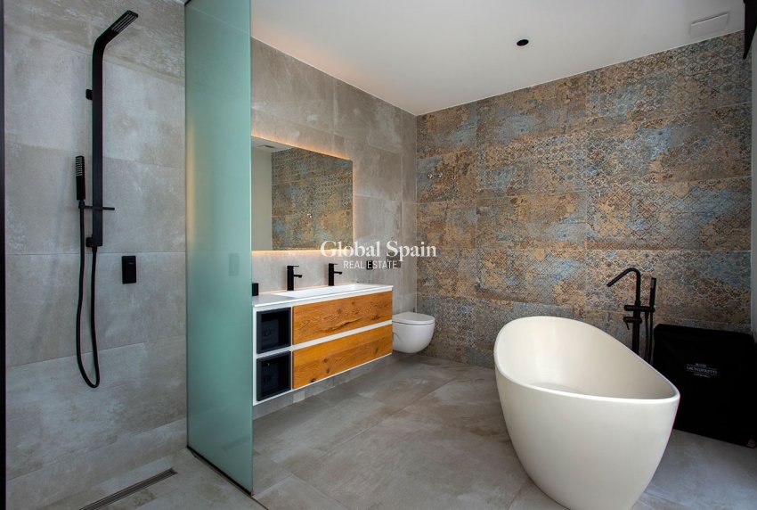 Odsprzedaż - WILLA  -
CIUDAD QUESADA