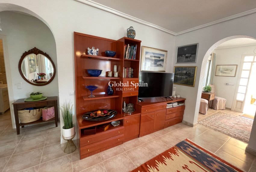 Odsprzedaż - WILLA  -
CIUDAD QUESADA