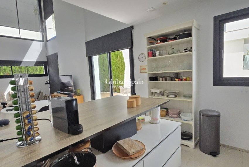 Odsprzedaż - WILLA  -
CIUDAD QUESADA