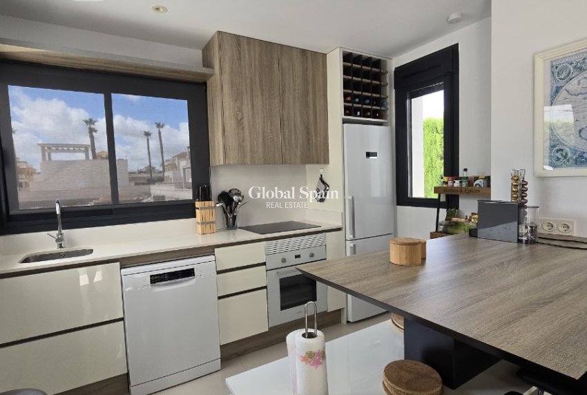 Odsprzedaż - WILLA  -
CIUDAD QUESADA