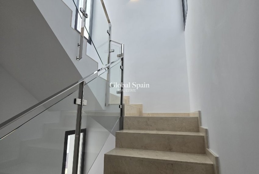 Odsprzedaż - WILLA  -
CIUDAD QUESADA