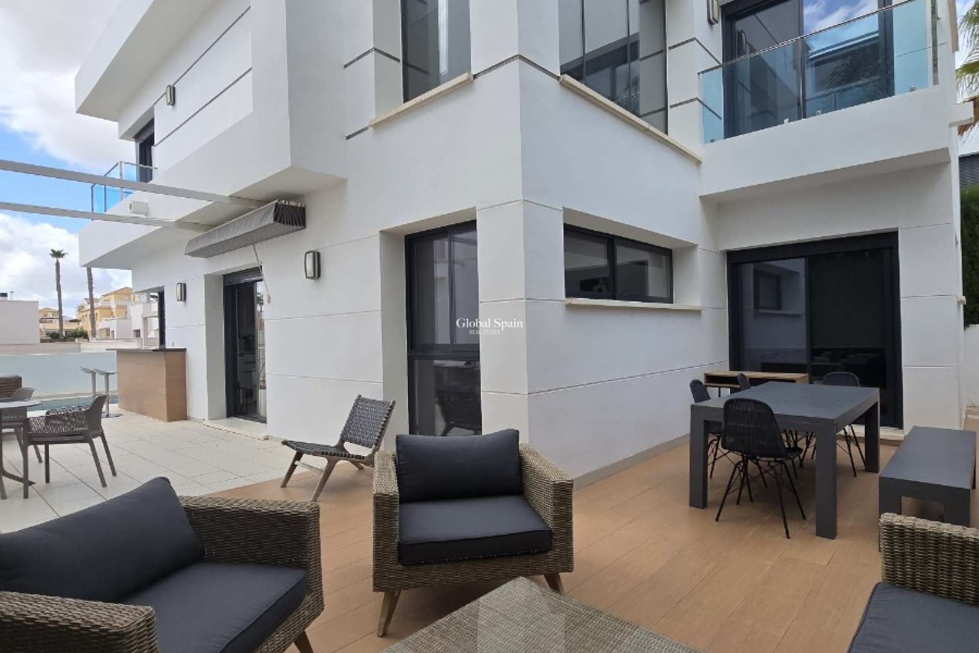 Odsprzedaż - WILLA  -
CIUDAD QUESADA