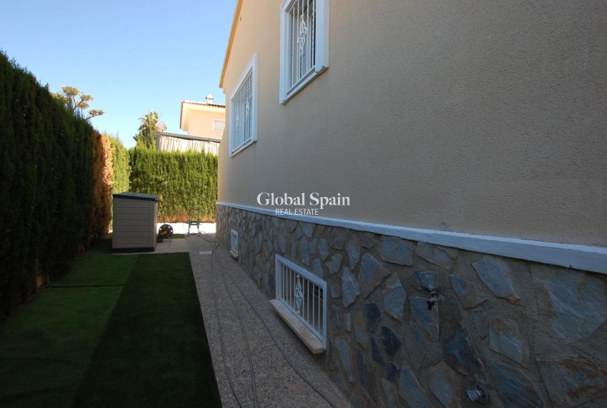 Odsprzedaż - WILLA  -
CIUDAD QUESADA