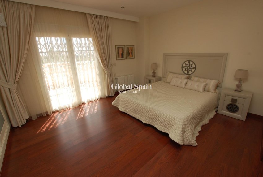 Odsprzedaż - WILLA  -
CIUDAD QUESADA