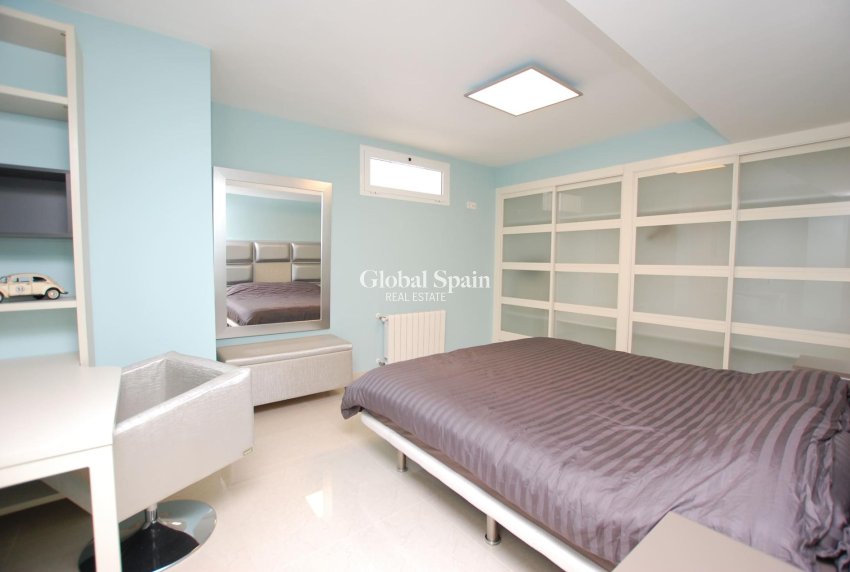 Odsprzedaż - WILLA  -
CIUDAD QUESADA