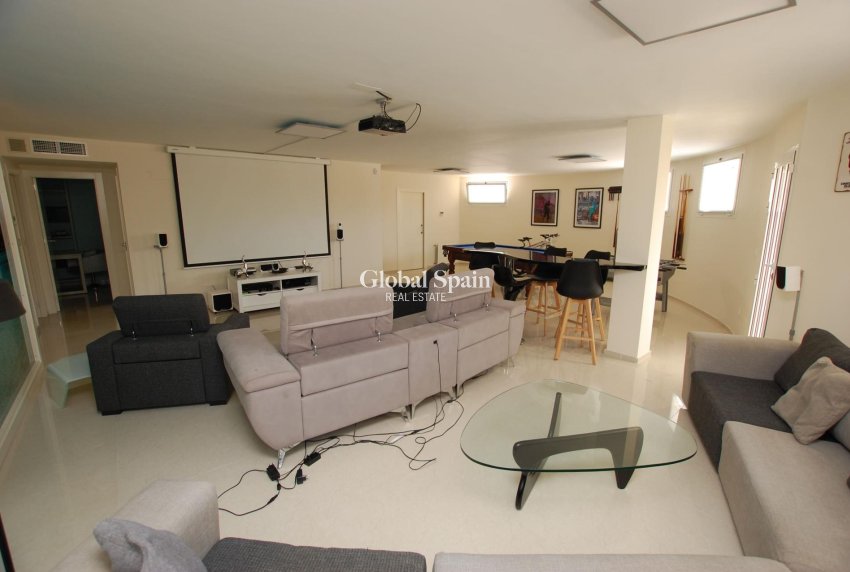 Odsprzedaż - WILLA  -
CIUDAD QUESADA