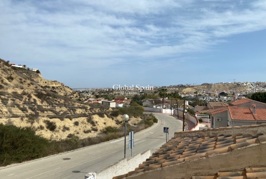 Odsprzedaż - WILLA  -
CIUDAD QUESADA