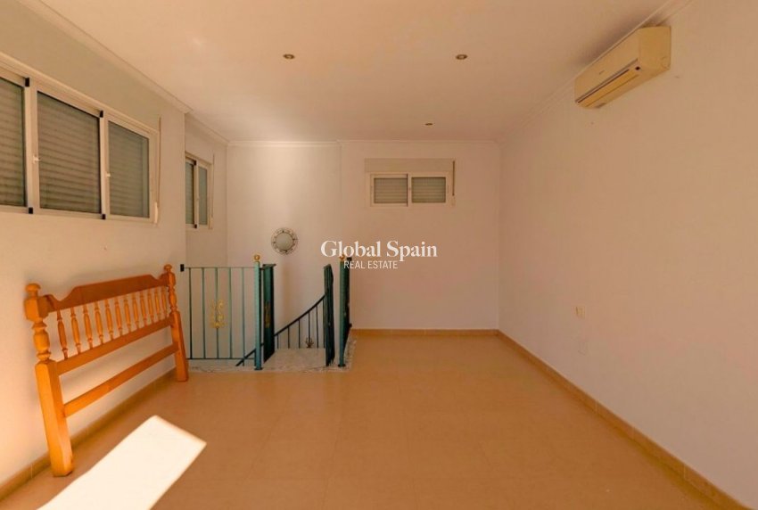 Odsprzedaż - Willa -
CIUDAD QUESADA