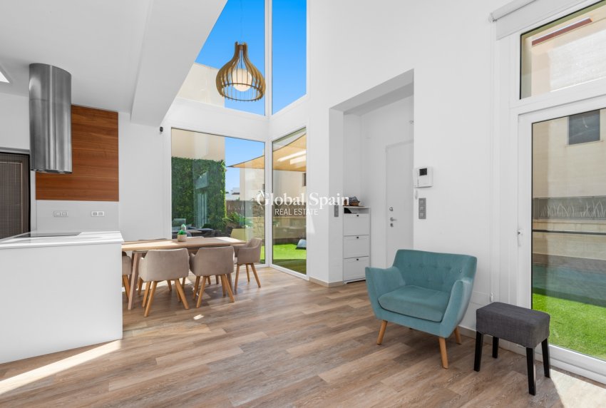 Odsprzedaż - Willa -
CIUDAD QUESADA