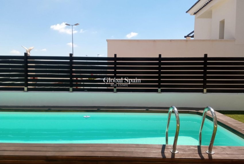 Odsprzedaż - WILLA  -
COX - Cox