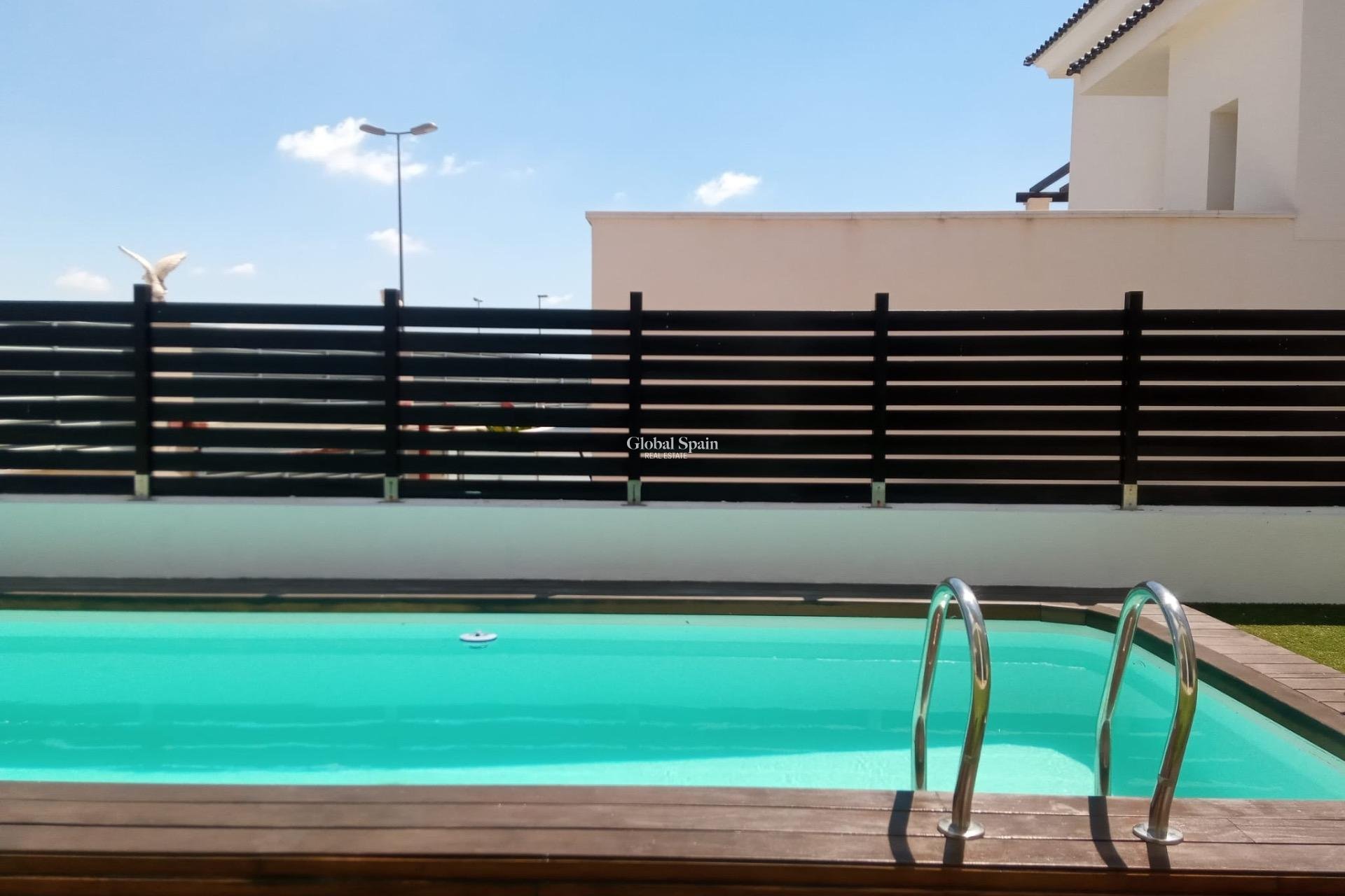 Odsprzedaż - WILLA  -
COX - Cox