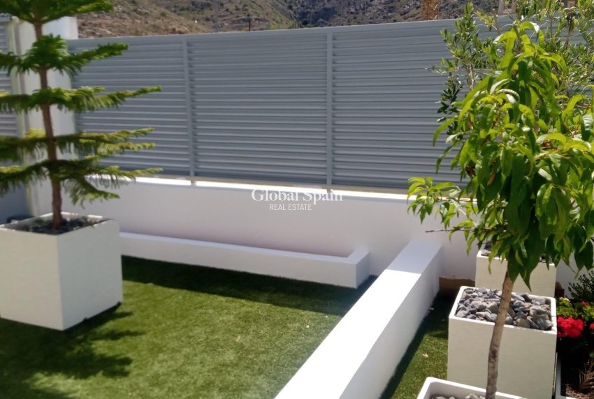 Odsprzedaż - WILLA  -
COX - Cox