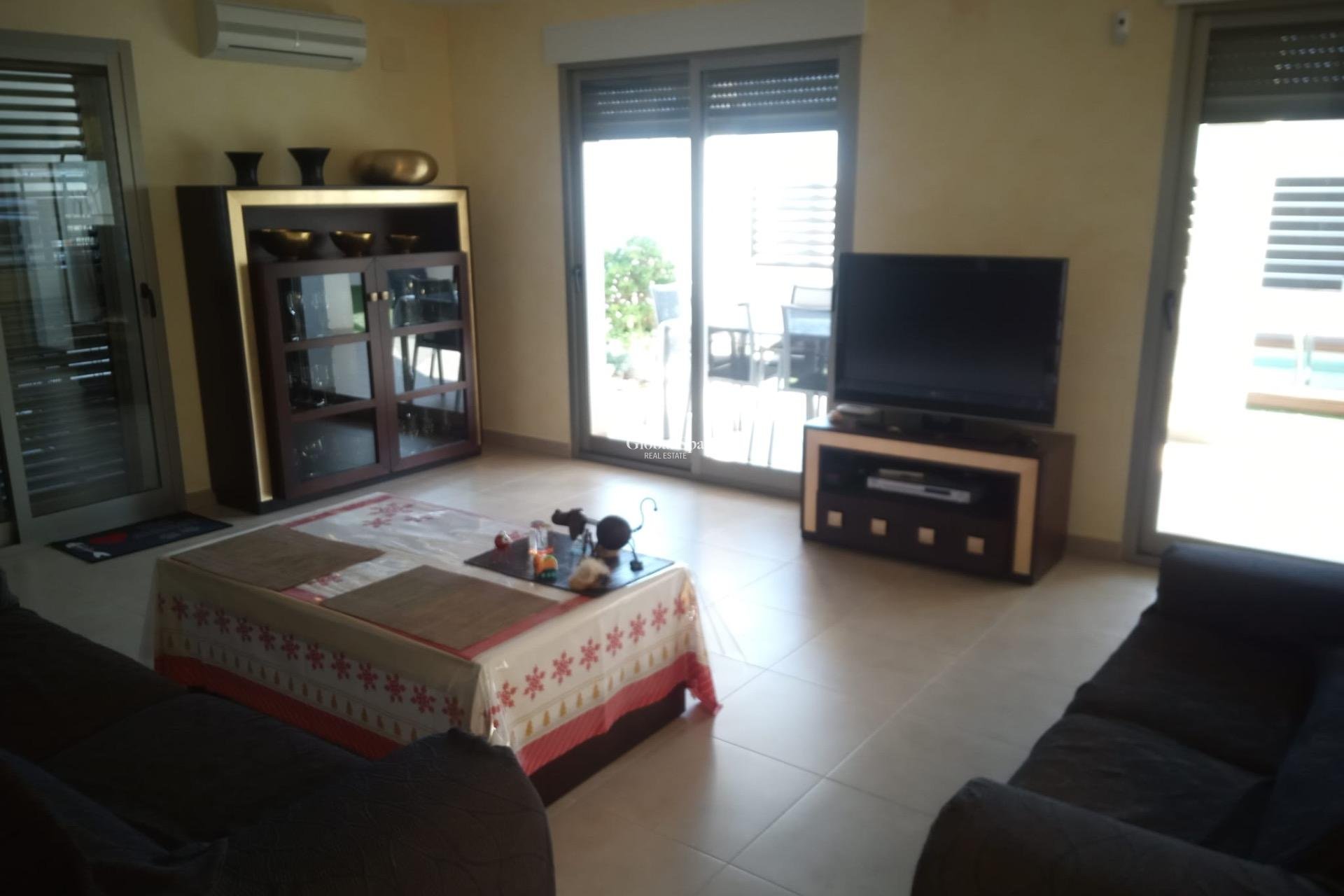 Odsprzedaż - WILLA  -
COX - Cox