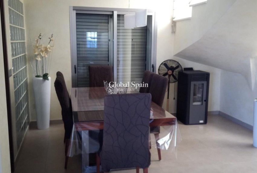 Odsprzedaż - WILLA  -
COX - Cox