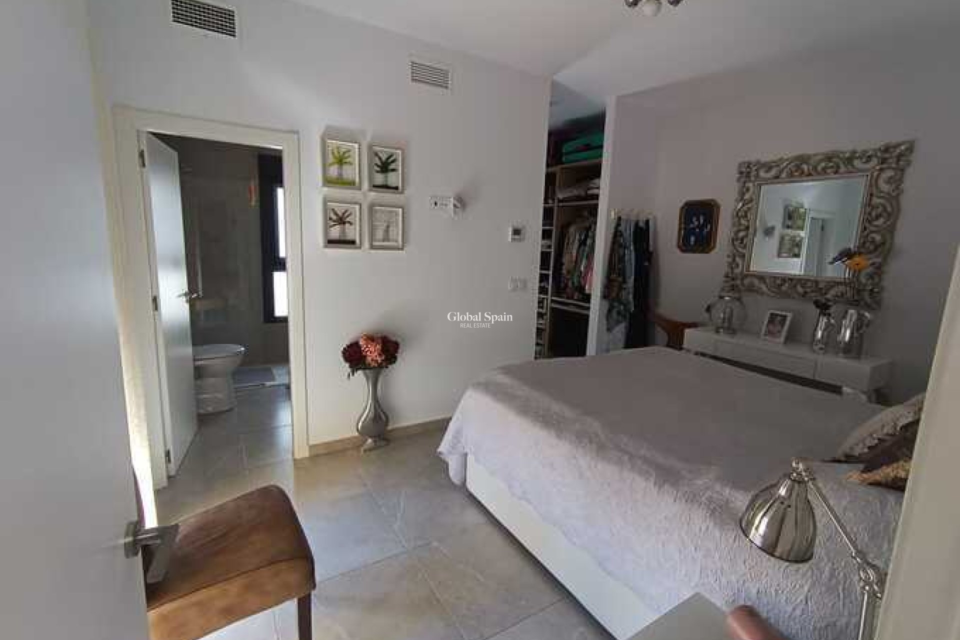 Odsprzedaż - WILLA  -
DAYA NUEVA - Costa Blanca