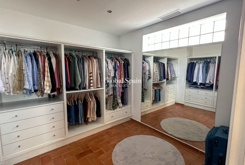 Odsprzedaż - WILLA  -
DEHESA DE CAMPOAMOR - Costa Blanca