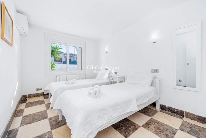 Odsprzedaż - WILLA  -
DEHESA DE CAMPOAMOR - Costa Blanca