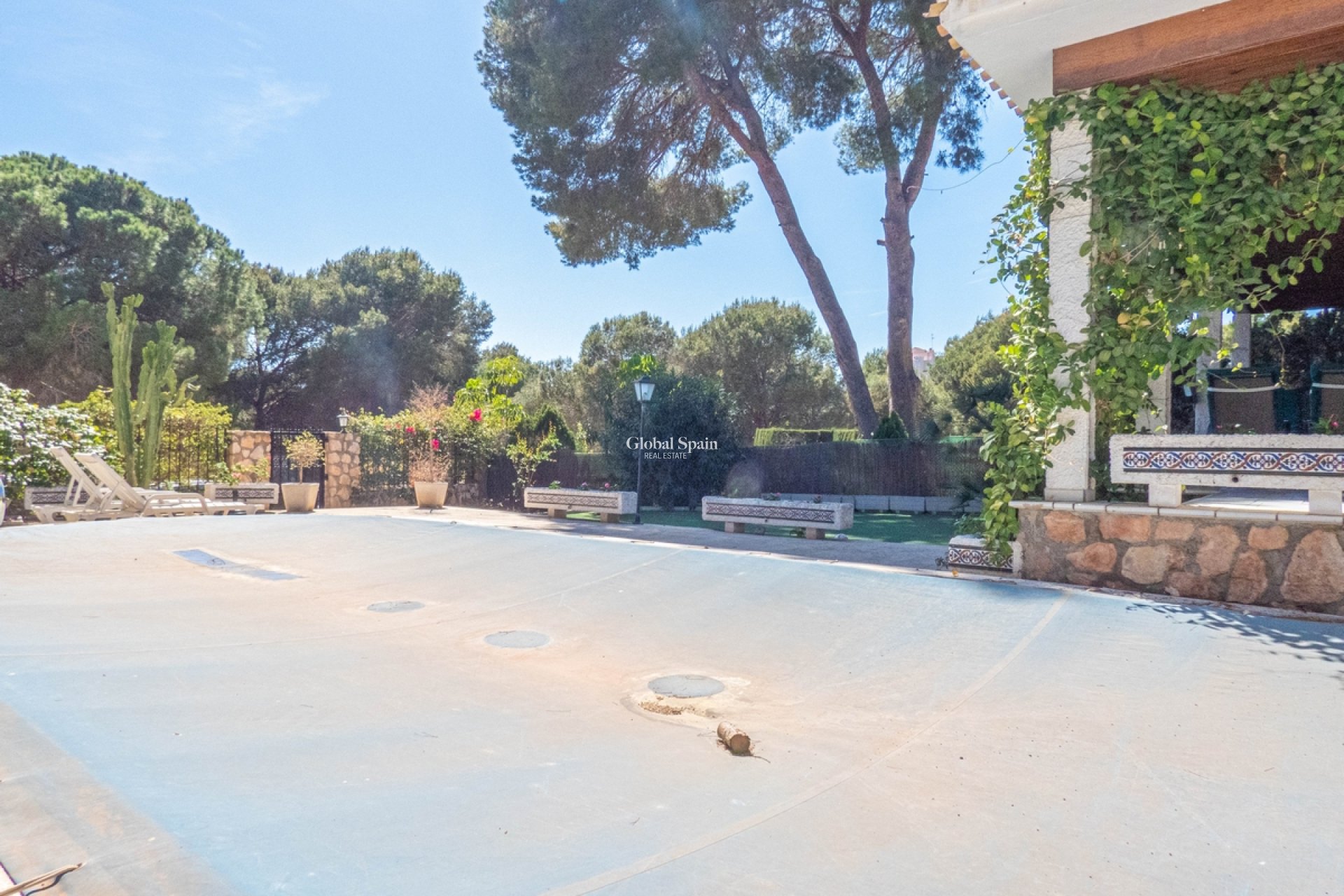 Odsprzedaż - WILLA  -
DEHESA DE CAMPOAMOR - Costa Blanca