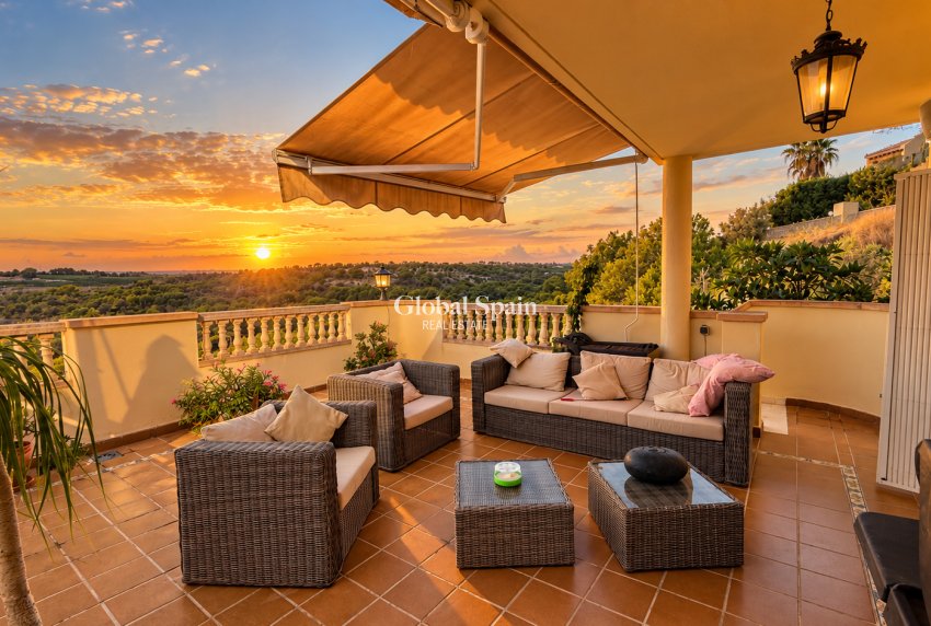 Odsprzedaż - WILLA  -
DEHESA DE CAMPOAMOR - Costa Blanca