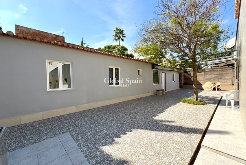 Odsprzedaż - WILLA  -
DENIA - Las Rotas - Les Rotes