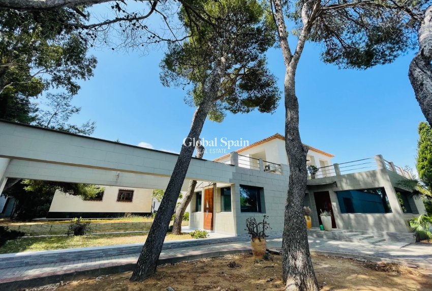 Odsprzedaż - Willa -
DENIA - Las Rotas - Les Rotes