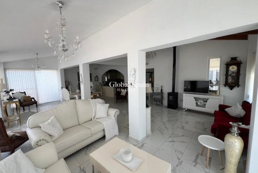 Odsprzedaż - WILLA  -
DOLORES - Comunidad Valenciana