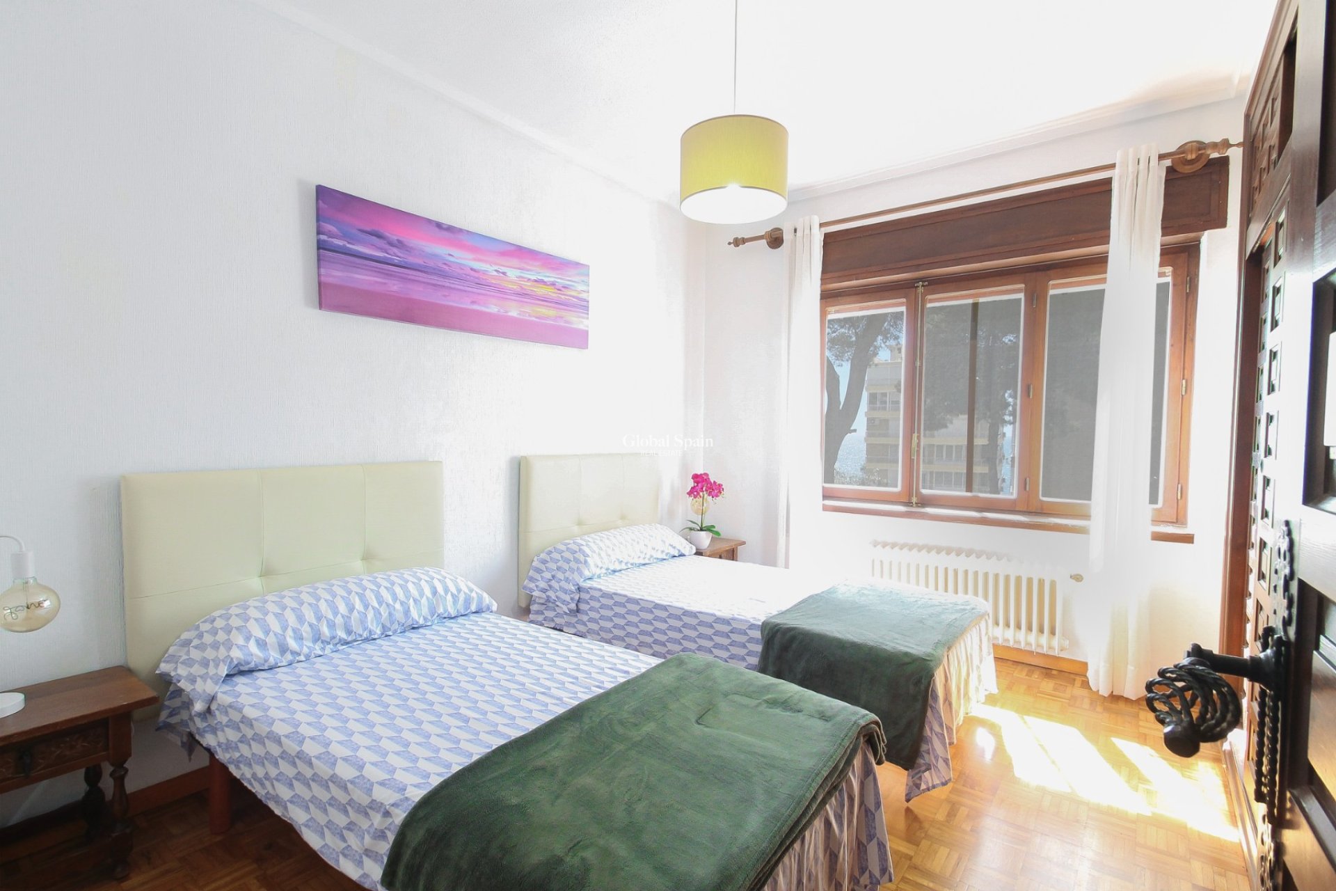 Odsprzedaż - WILLA  -
EL CAMPELLO - Costa Blanca