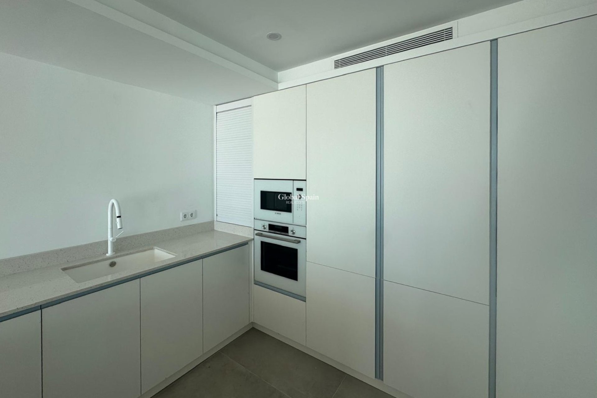 Odsprzedaż - WILLA  -
EL CAMPELLO - Coveta Fuma