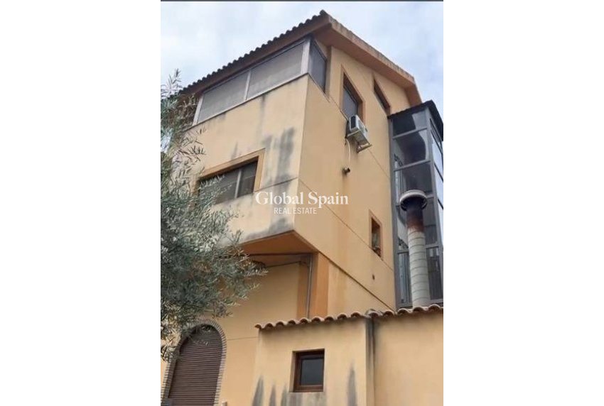 Odsprzedaż - WILLA  -
EL PALMAR - El Palmar