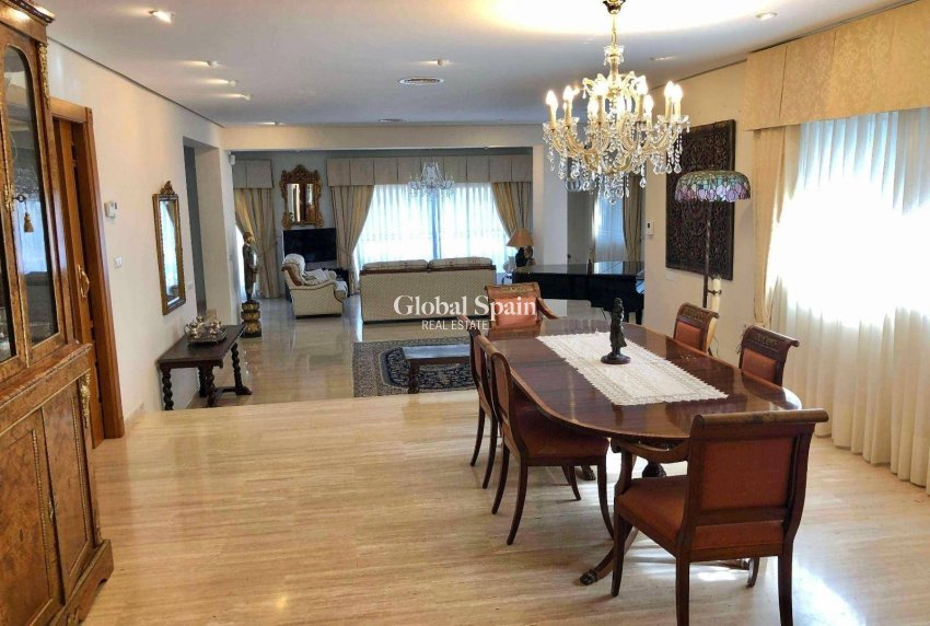 Odsprzedaż - WILLA  -
EL PALMAR - El Palmar