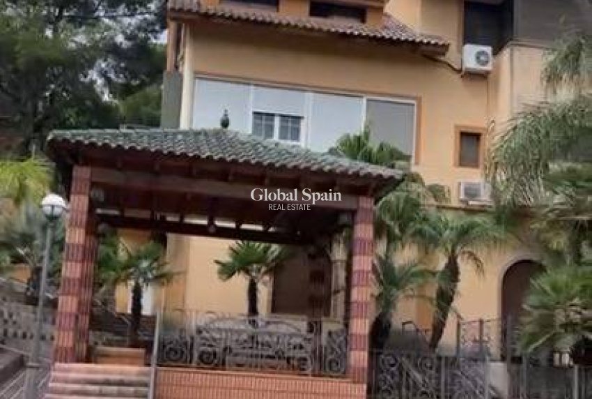 Odsprzedaż - WILLA  -
EL PALMAR - El Palmar