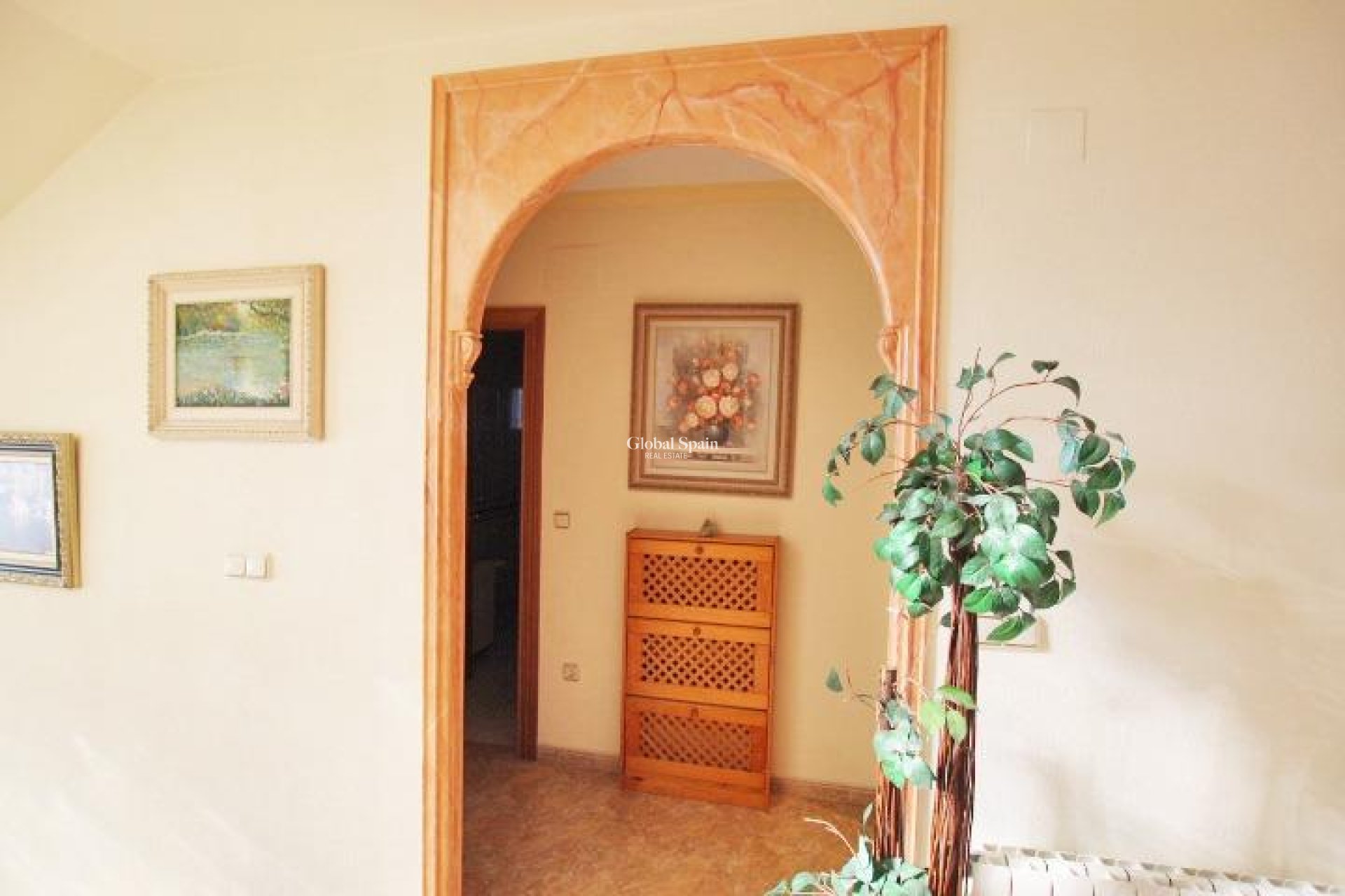 Odsprzedaż - WILLA  -
ELCHE - Altabix