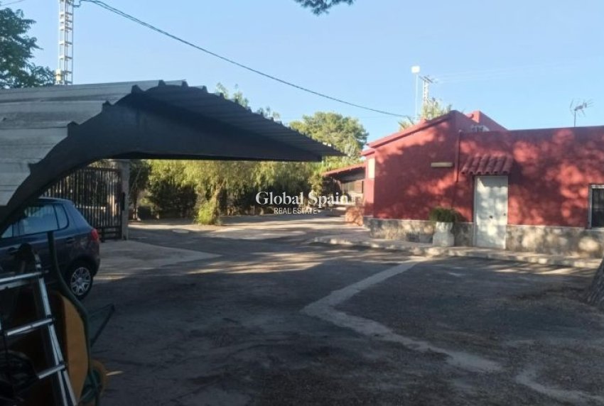 Odsprzedaż - WILLA  -
ELCHE - Costa Blanca