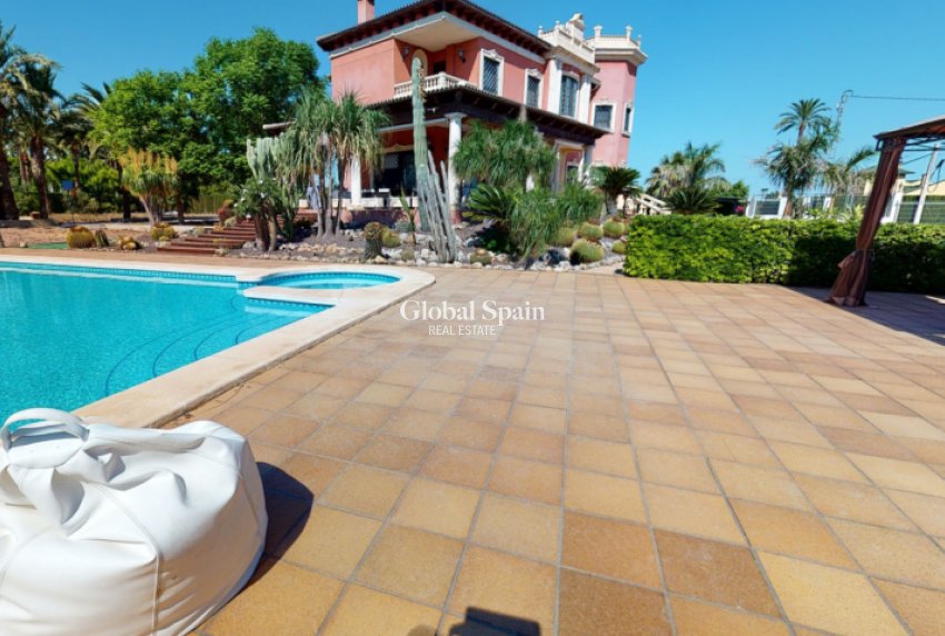 Odsprzedaż - WILLA  -
ELCHE - Costa Blanca