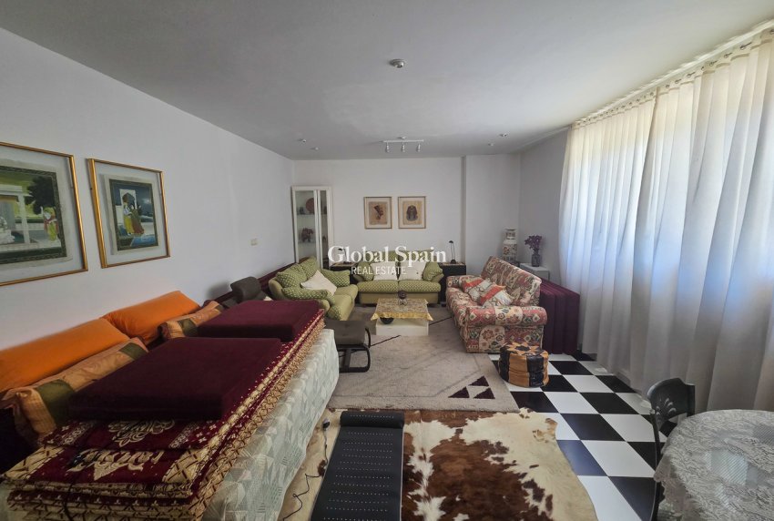 Odsprzedaż - WILLA  -
ELCHE - Costa Blanca