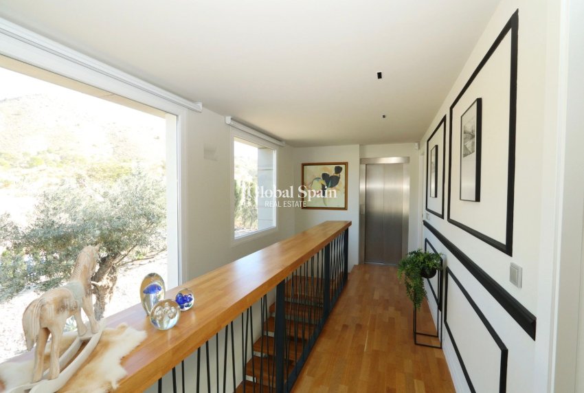 Odsprzedaż - WILLA  -
FINESTRAT - Costa Blanca